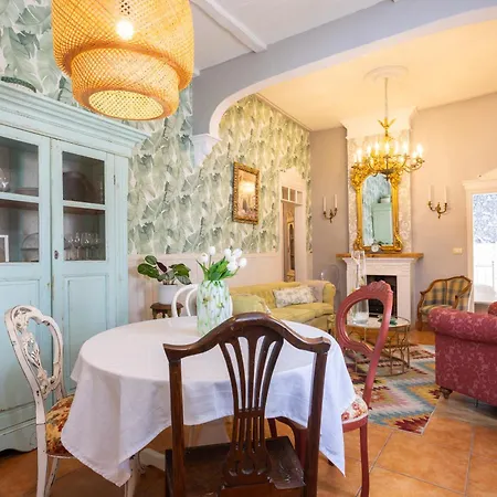 Home2book Charming Garden House & Bbq 别墅